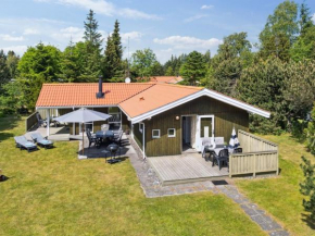 Holiday Home Eini - 500m from the sea by Interhome, Bogø By